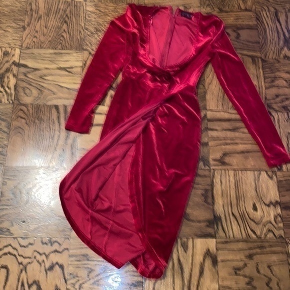 Dress NWOT M Rich Red/Burgundy Velvet Hot Miami Styles - Picture 5 of 14